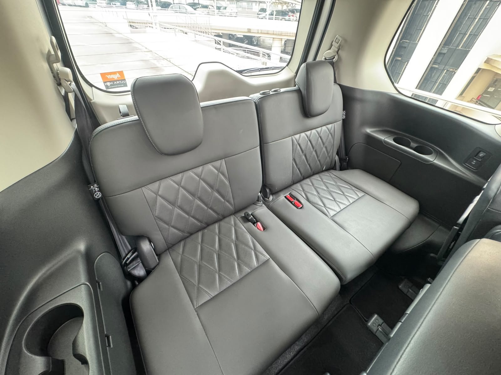 Nissan Serena e-POWER Highway Star Prestige photo 10